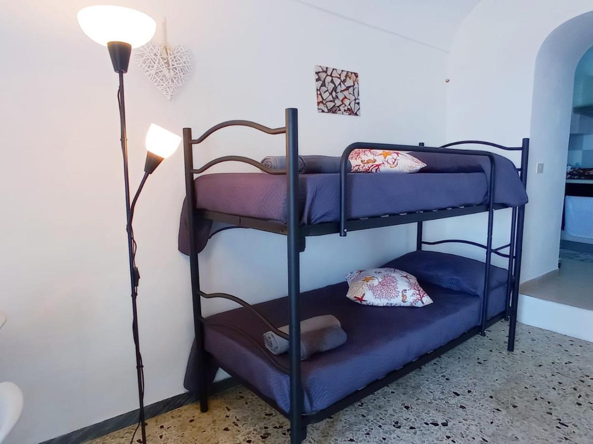 The Quiet House * Ponza